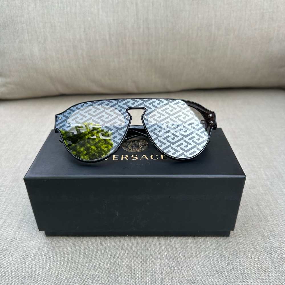 VERSACE NEW MONOGRAM PILOT SUNGLASSES